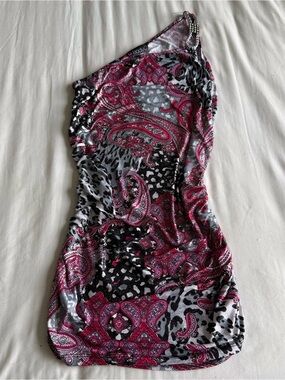 BodyC Y2K One Shoulder Paisley Dress